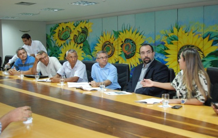 Reunião na AL