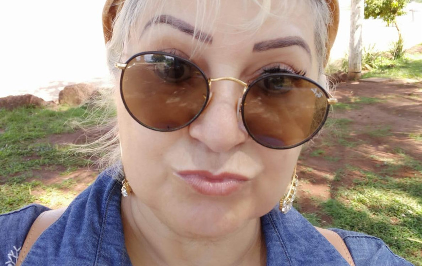 Colunista social, Jaciara Barros.