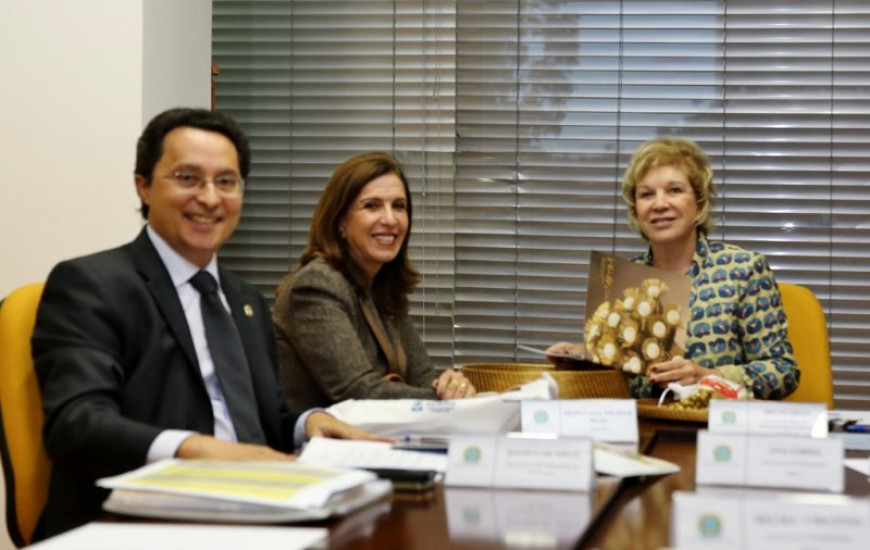 Nilmar em reunião