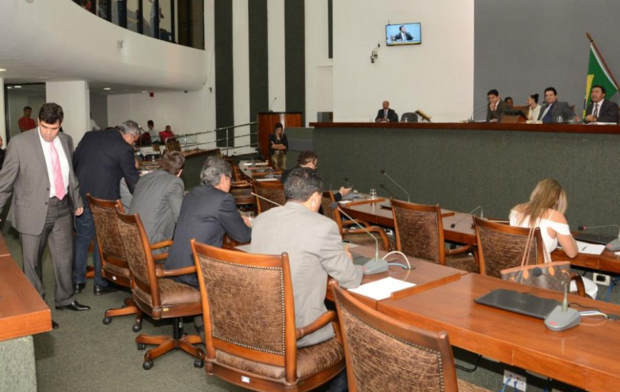 Deputados discutem concurso da Assembleia