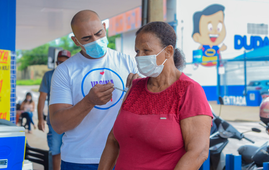 Nesta quinta-feira, 25, equipes da Semus estiveram no Supermercado Duda