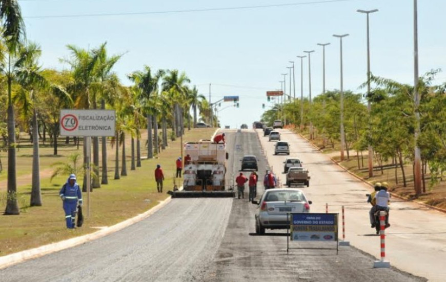 Obras na Theotônio Segurado