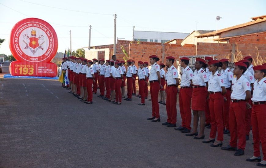 Alunos do Centro Esportivo Militar do Corpo de Bombeiros 