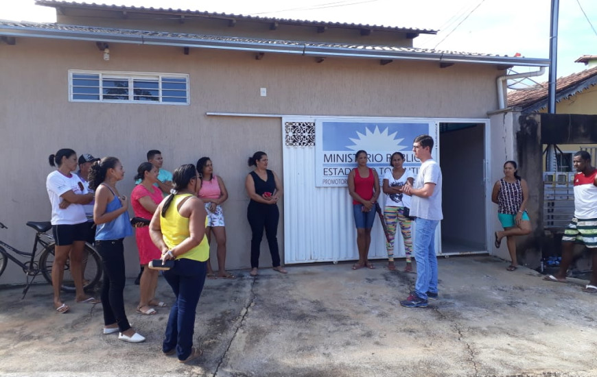 Moradores se reuniram e foram ao Ministério Público pedir providências