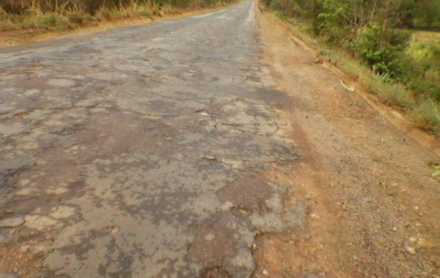 Rodovia TO 110: buracos e reclamações