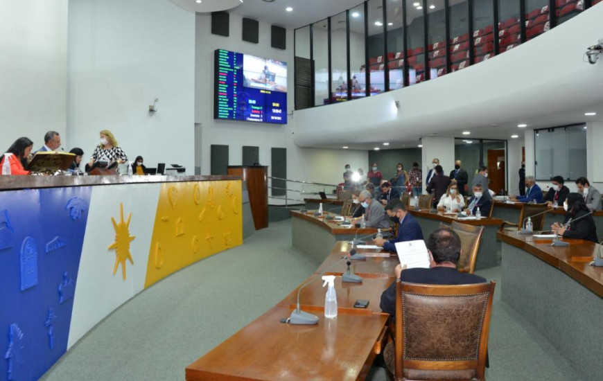 Sessão extraordinária foi realizada na tarde desta terça-feira, 26