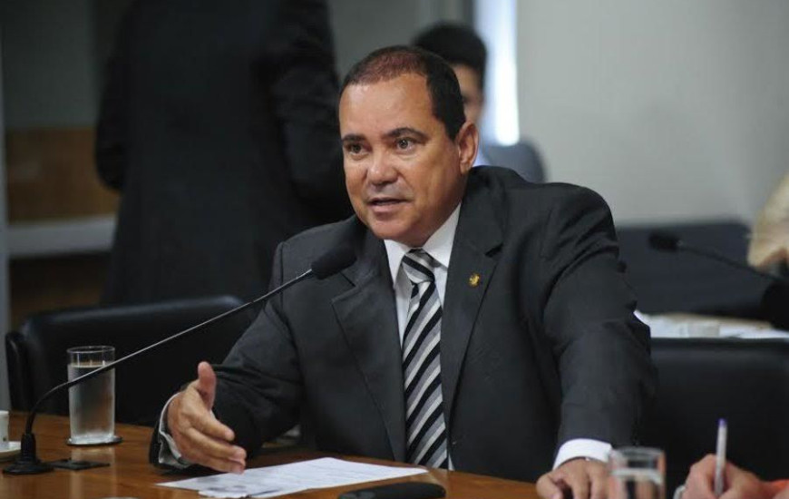 Senador é candidato à reeleição