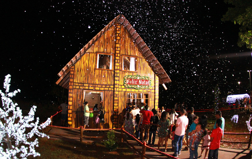 Luzes de Natal continuam a atrair visitantes
