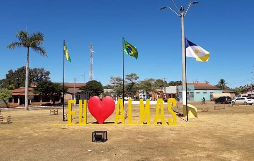 Almas está localizada na região Sudeste do Estado
