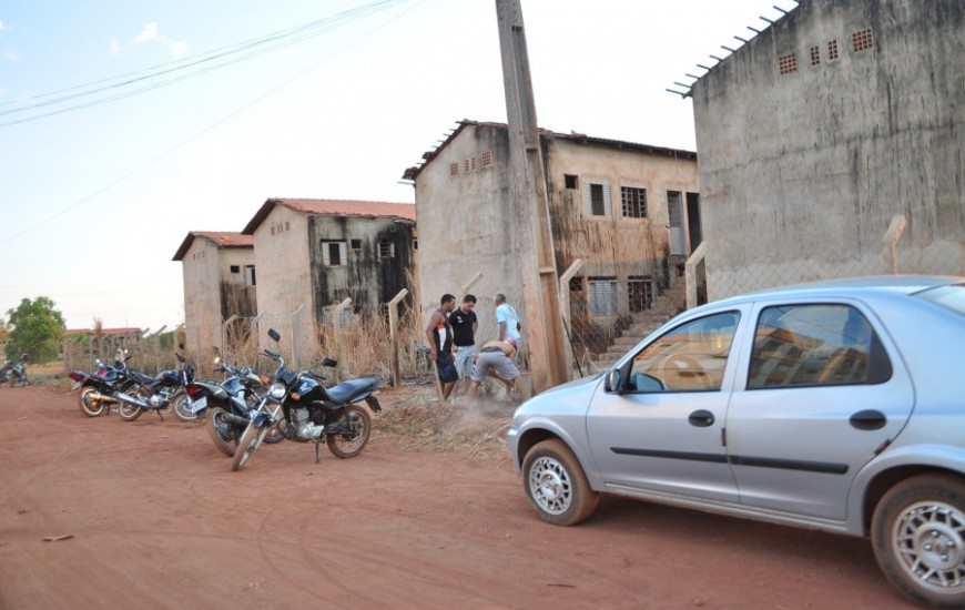 Famílias se negam a deixar apartamentos