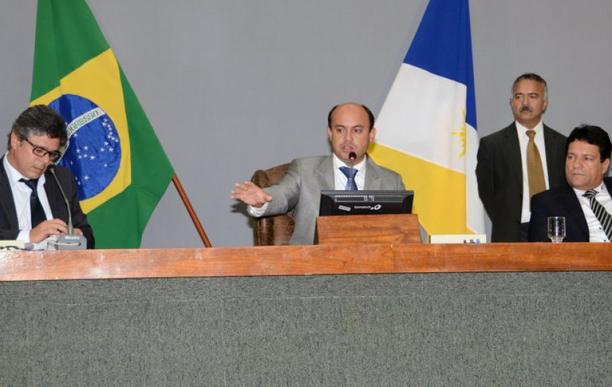 Sessão na AL