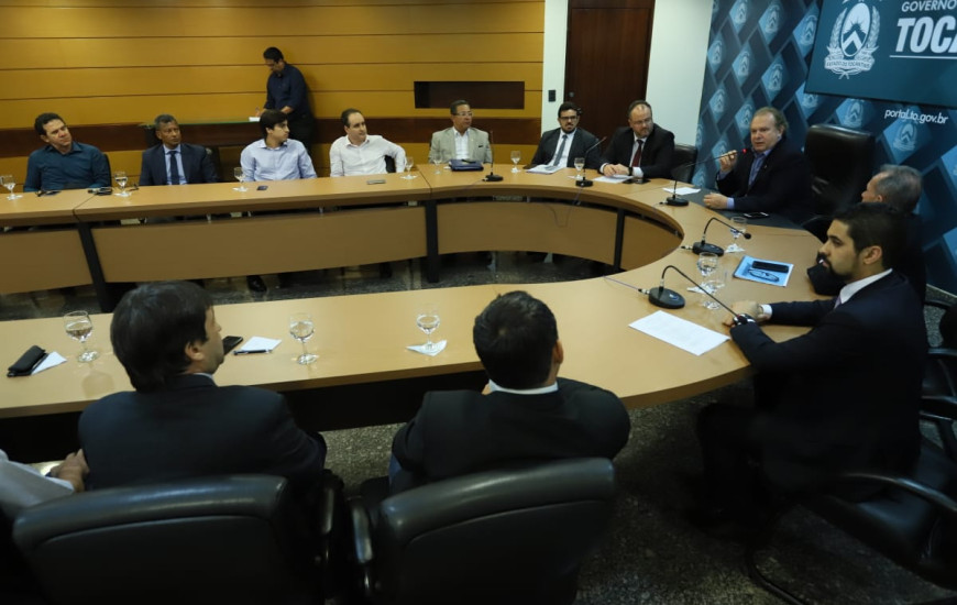 Reunião teve participação de Carlesse e de secretários