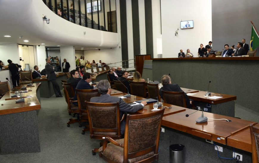 Deputados repercutem atitudes de Amastha