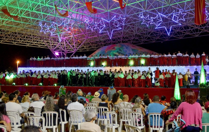 300 crianças da Escola de Tempo Integral Padre Josimo se apresentaram