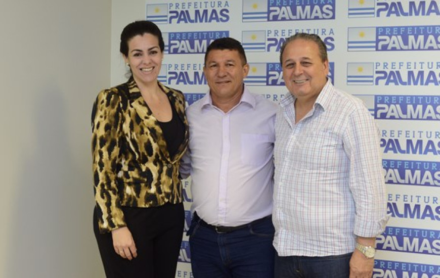 Prefeita Cinthia e Adir durante a posse de Márcio Reis
