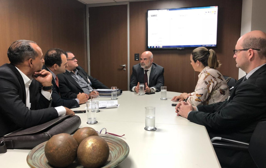 Prefeita de Palmas esteve em Brasília em busca de recursos
