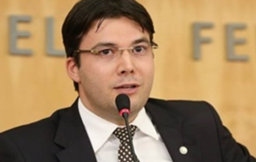 Gedeon acusa adversários de agressão e ameaça