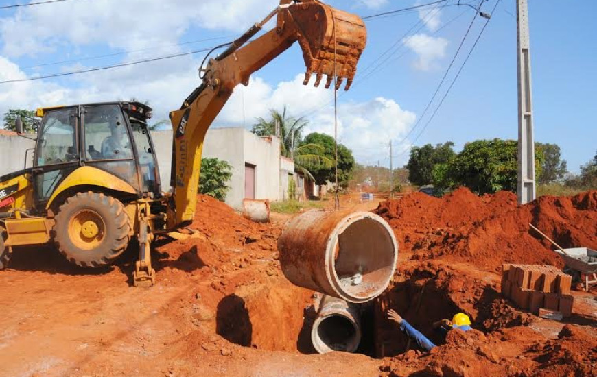 Obras em andamento no Setor Santo Amaro