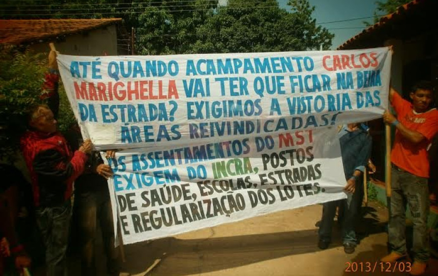 Acampados ocupam sede