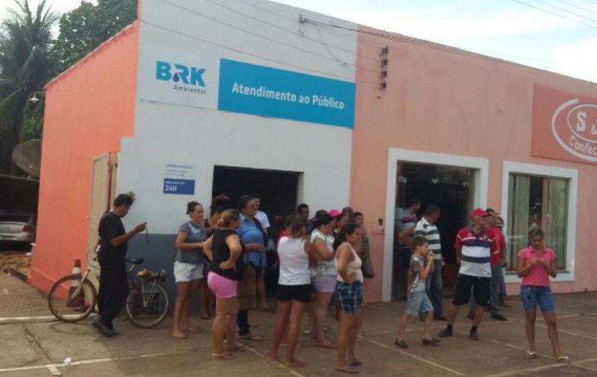 Moradores de Barrolândia cobram da BRK abastecimento de água