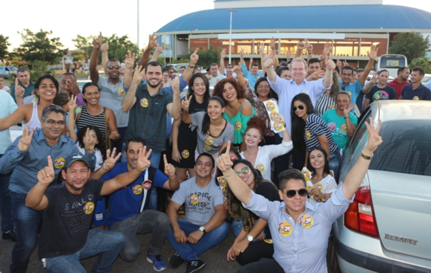 Carlesse participa de adesivaço com juventude 31
