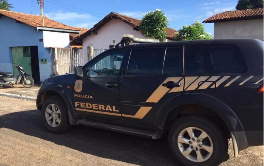 Policias cumprem mandatos de busca e apreensão