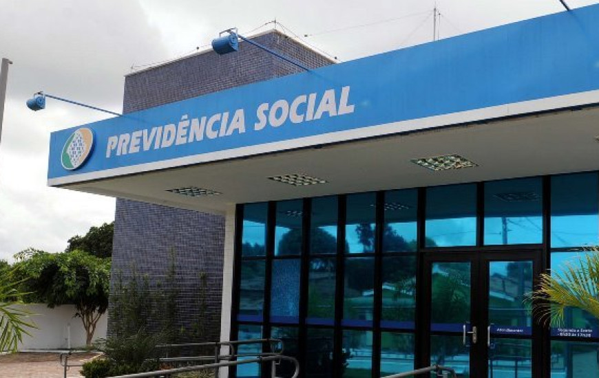 Trabalhador terá que contribuir por 49 anos