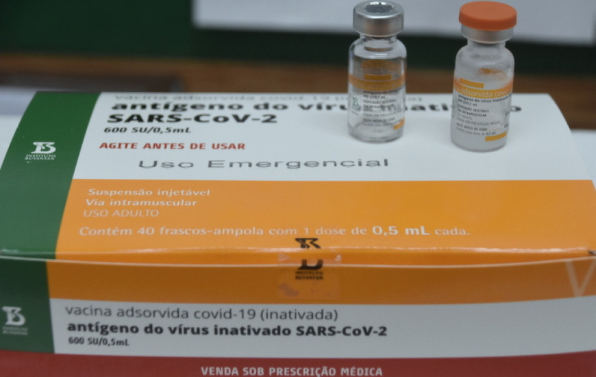 Na madrugada desta quinta, 25, chegaram mais 2,4 mil doses da Coronavac