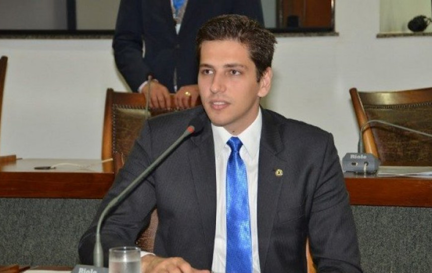Deputado estadual Olyntho Neto