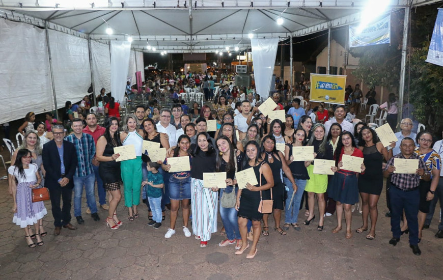 Entrega de certificados em Colinas do Tocantins.