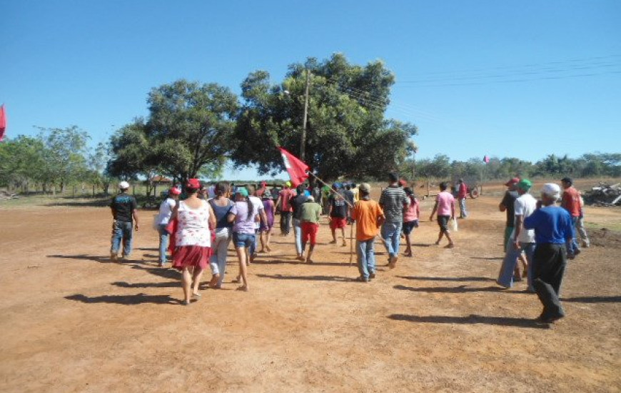 MST ocupa fazenda