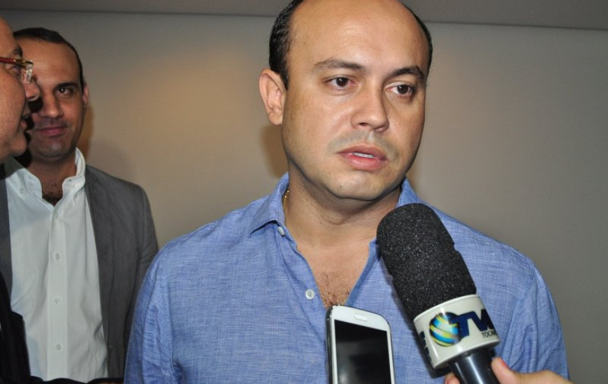 Sandoval: pagar servidores vai depender da União
