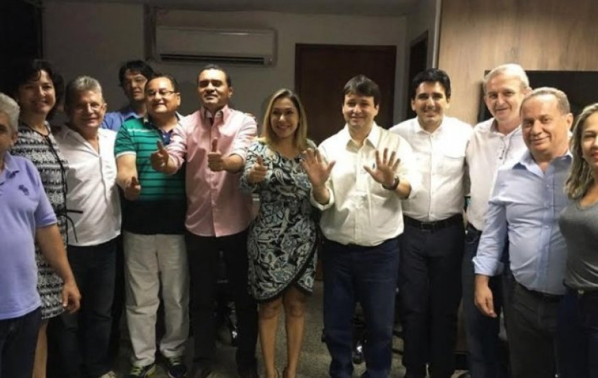 Frente Popular reúne pré-candidatos