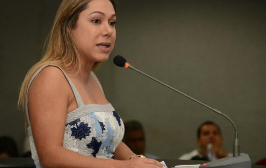 Luana Deixa o PR