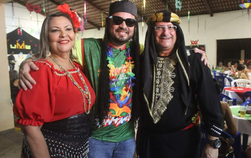 Prefeito participa da folia em Dianópolis