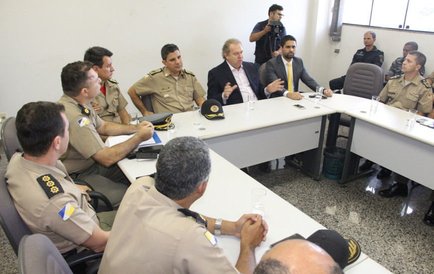 Reunião de Carlesse, do PHS, com os militares do Comando Geral