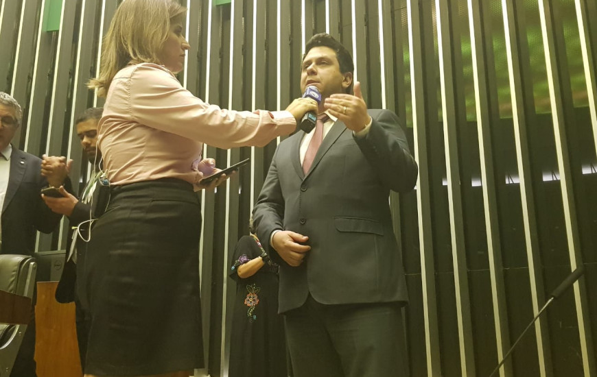 Tiago Dimas é entrevistado pela TV Câmara 