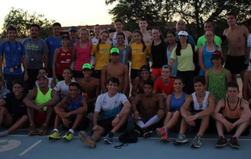 Triatletas se preparam para competição em Palmas