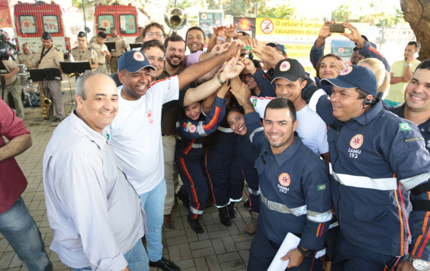 Equipe do SAMU na solenidade de entrega de nova viatura 