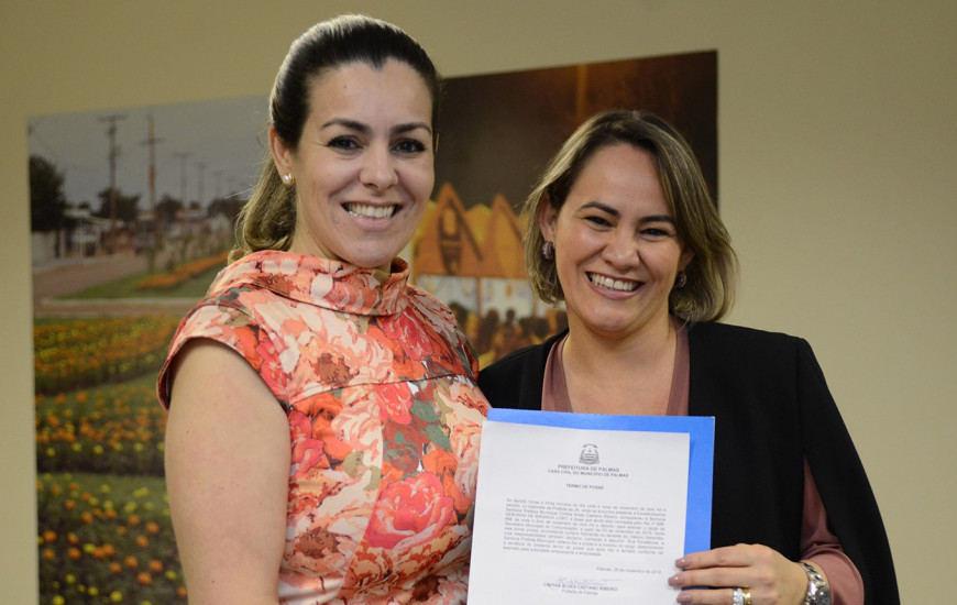 Cinthia empossa nova secretária de Comunicação