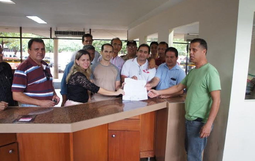 Representantes dos sindicatos protocolam ofício