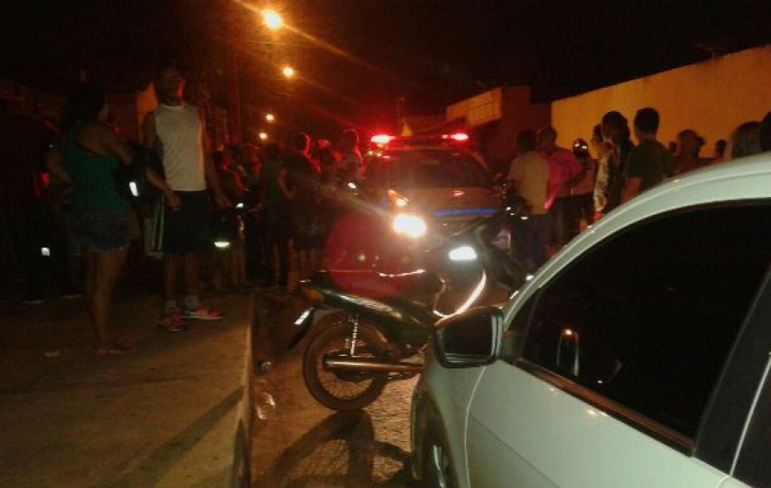 Jovem é morta com tiro na cabeça