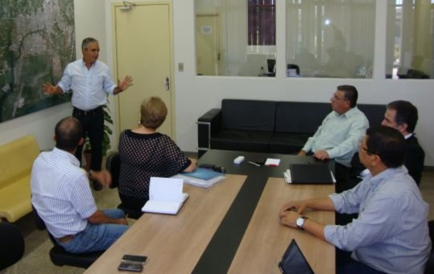 Reunião discute regularização