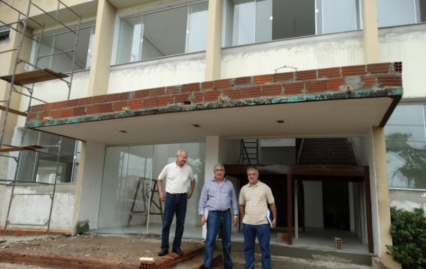 Prefeito visita obras de revitalização