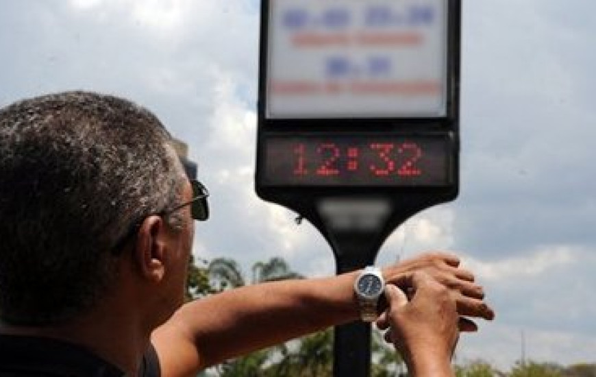 TO adere ao horário de verão