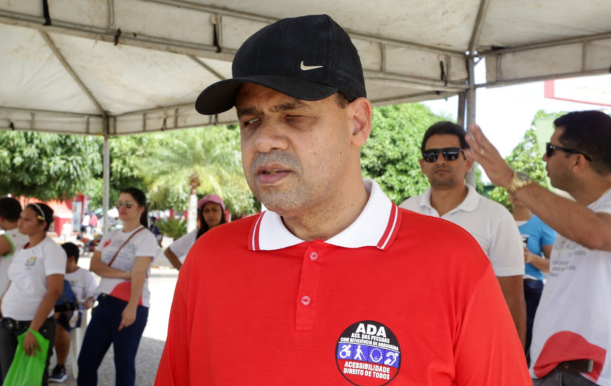 O advogado de 48 anos diz que a acessibilidade ainda precisa evoluir