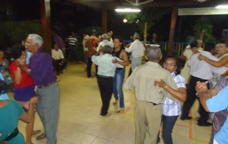 CRAS realiza atividades com idosos