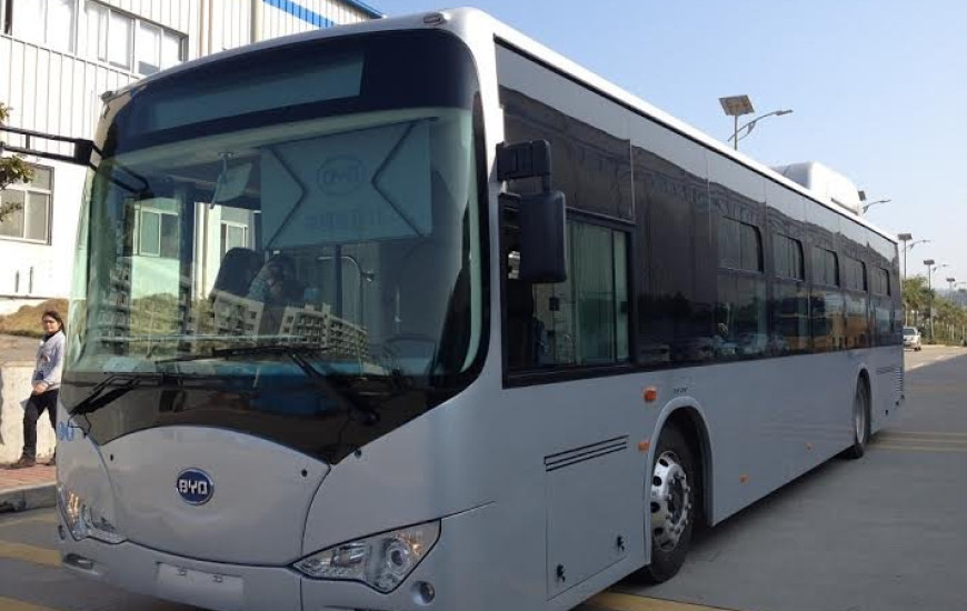 Ônibus fará 6 passeios até terça-feira