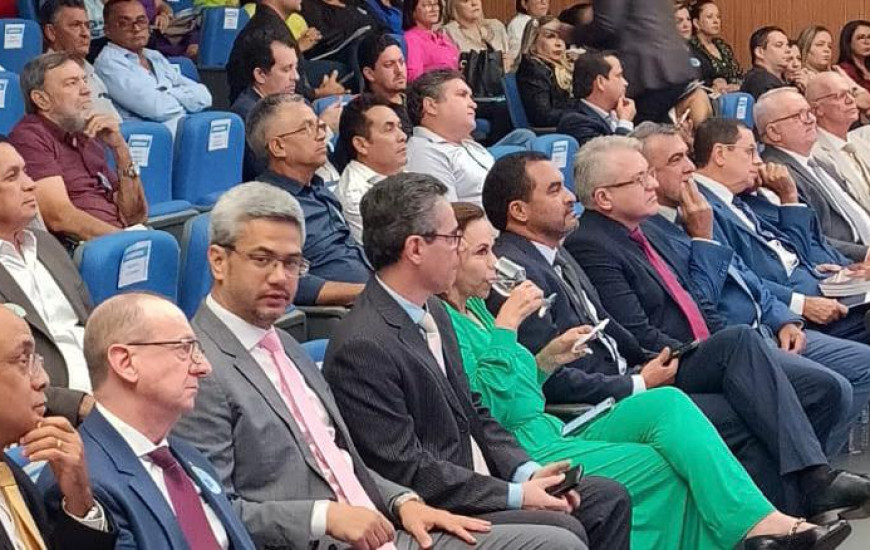 Governador e senadora prestigiam TCE em evento