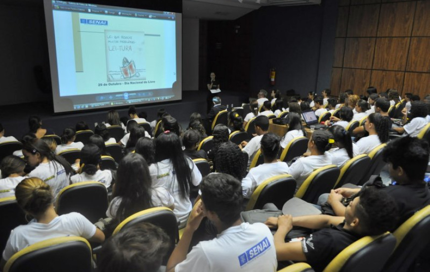 Mais de 100 alunos participaram da ação